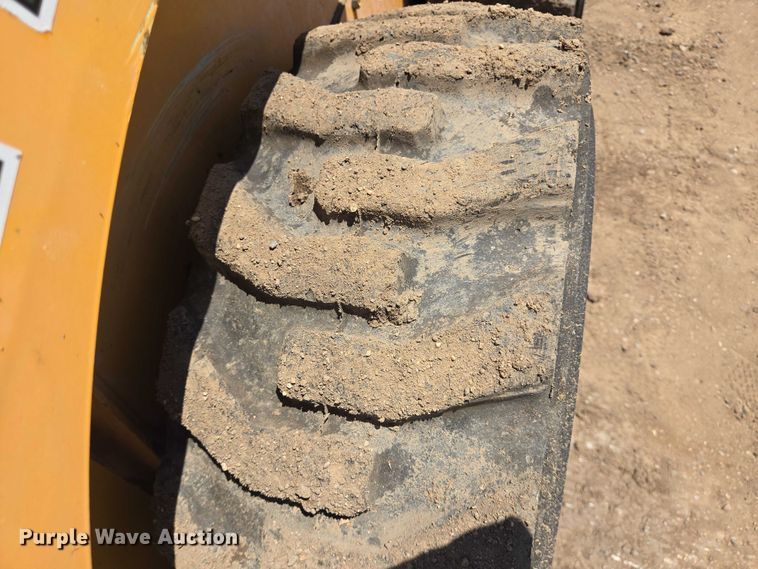 image for item DT4927 2017 Mustang 1650R skid steer loader