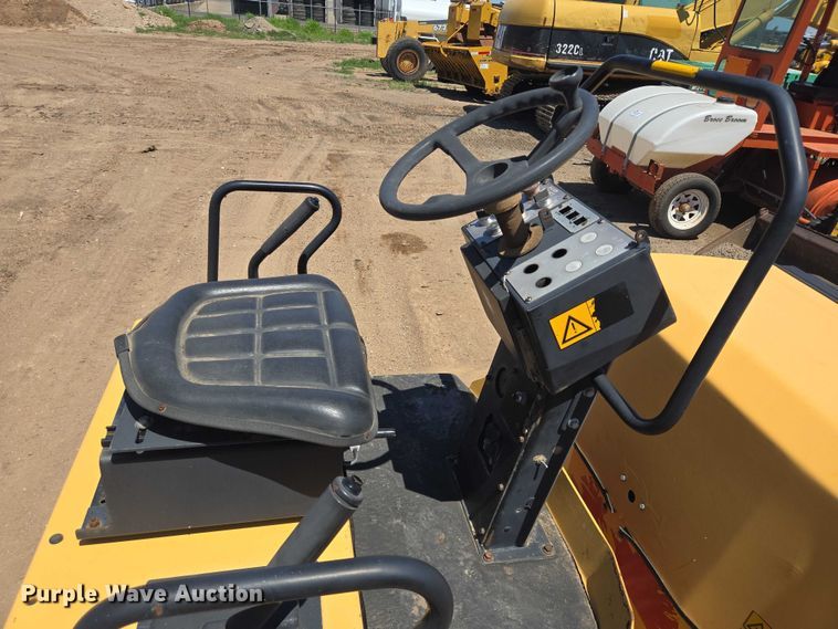 image for item DT4928 1998 DynaPac CC122 double drum vibratory roller