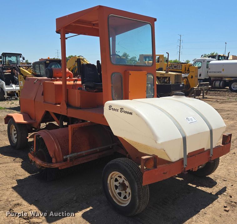 image for item DT4929 1998 Broce RJ350 broom