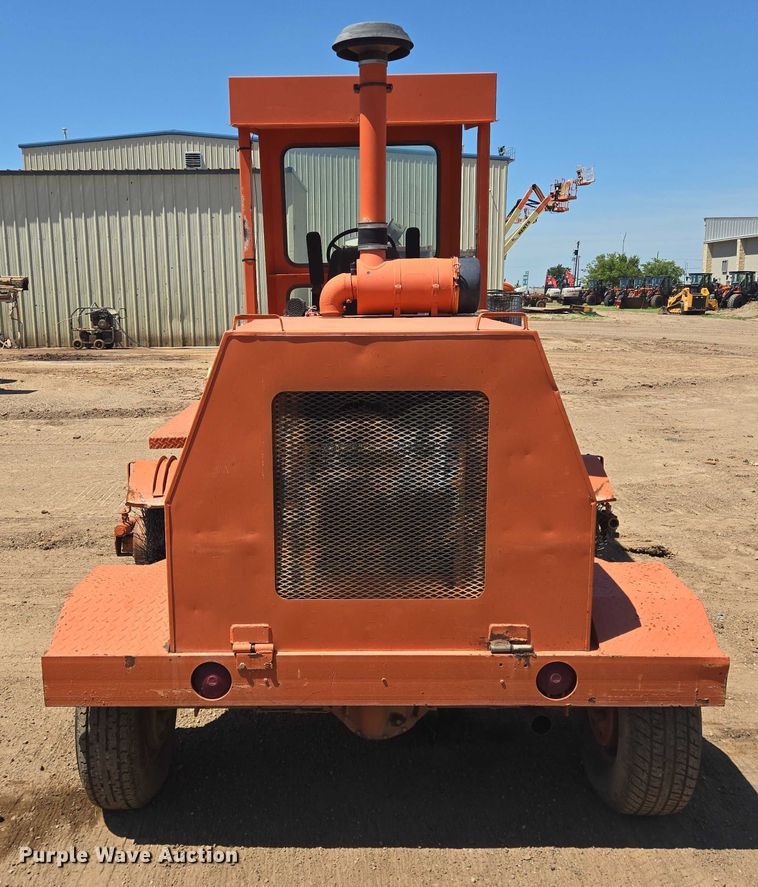 image for item DT4929 1998 Broce RJ350 broom