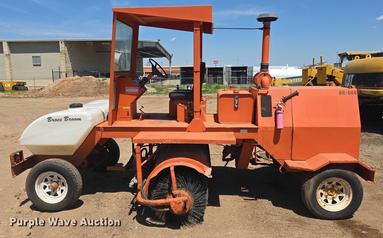 image for item DT4929 1998 Broce RJ350 broom