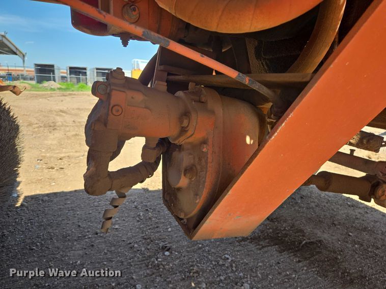 image for item DT4929 1998 Broce RJ350 broom