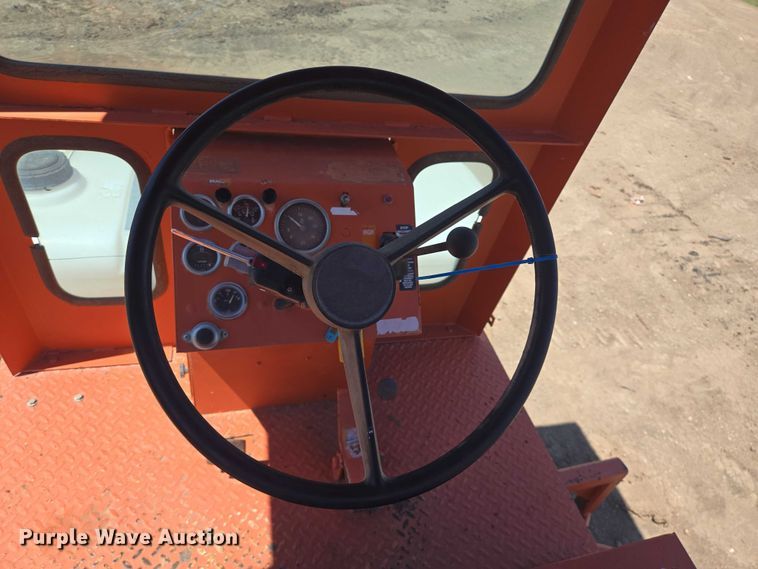 image for item DT4929 1998 Broce RJ350 broom