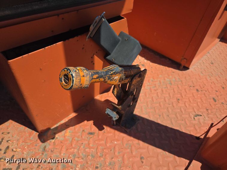 image for item DT4929 1998 Broce RJ350 broom