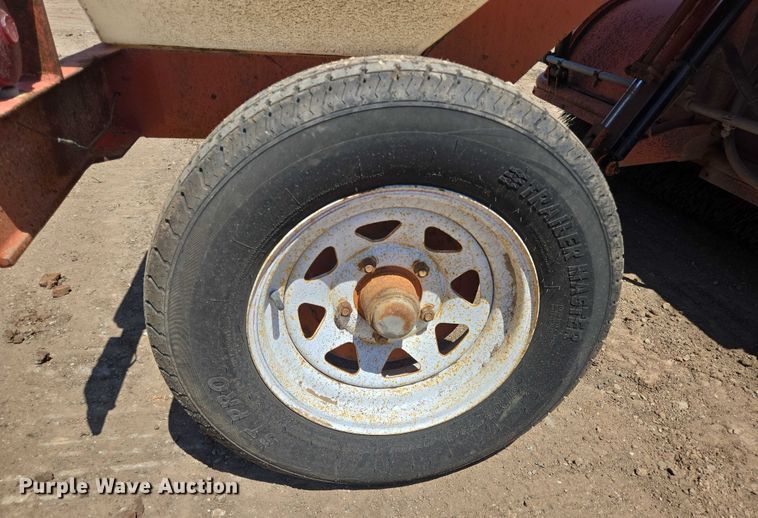 image for item DT4929 1998 Broce RJ350 broom