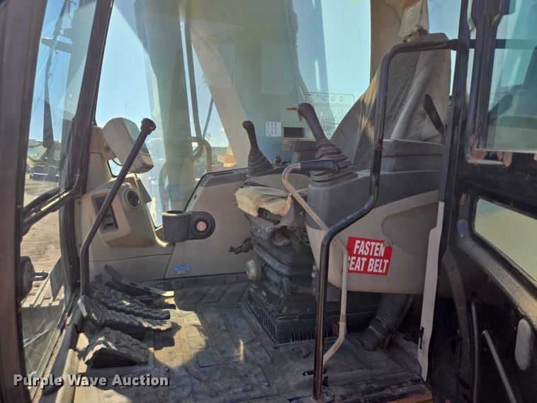 image for item DT4932 2004 Caterpillar 322C L long reach excavator