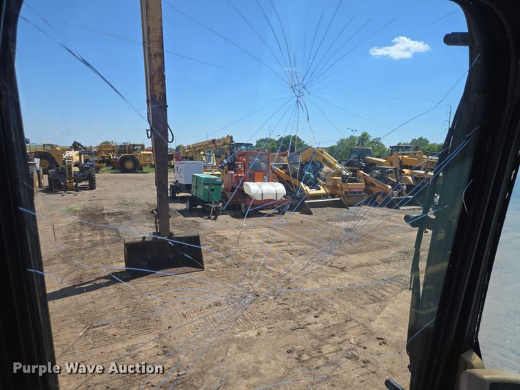 image for item DT4932 2004 Caterpillar 322C L long reach excavator