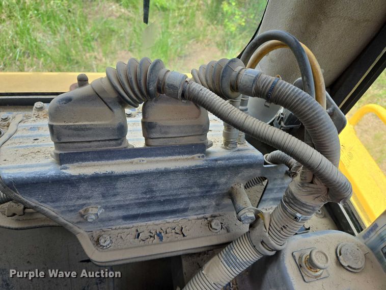 image for item DT4943 2012 Komatsu D65PX-17 dozer