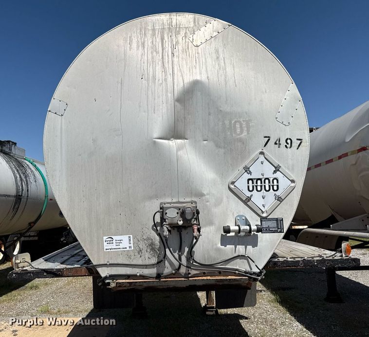 image for item DT6630 1986 Polar Tank Trailers G2-7497 tank trailer