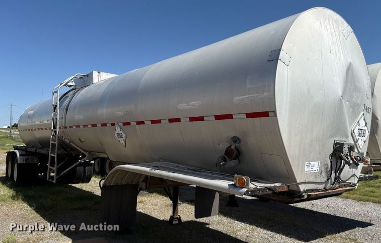 image for item DT6630 1986 Polar Tank Trailers G2-7497 tank trailer