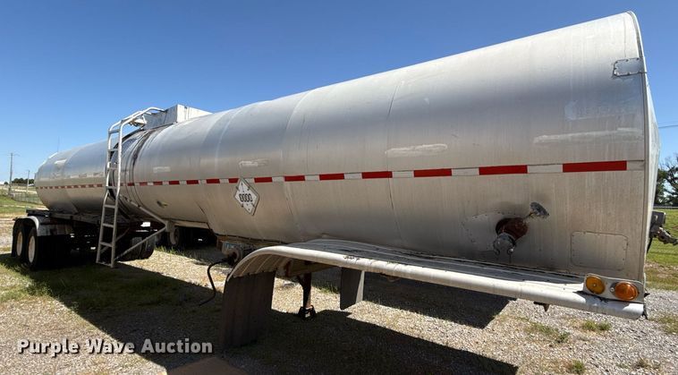 image for item DT6630 1986 Polar Tank Trailers G2-7497 tank trailer