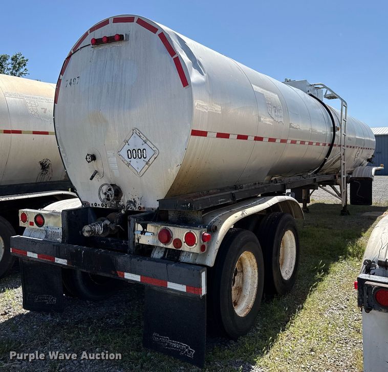 image for item DT6630 1986 Polar Tank Trailers G2-7497 tank trailer