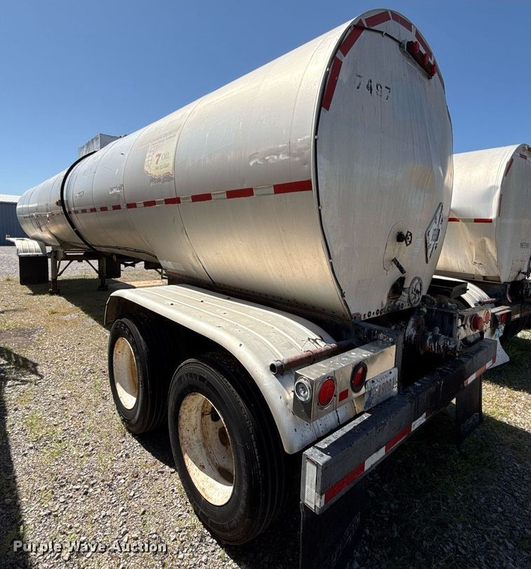 image for item DT6630 1986 Polar Tank Trailers G2-7497 tank trailer
