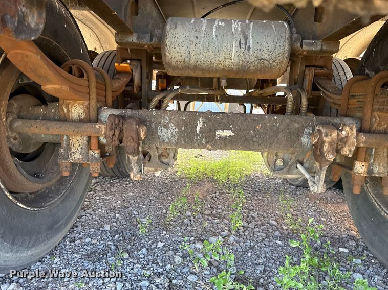 image for item DT6630 1986 Polar Tank Trailers G2-7497 tank trailer