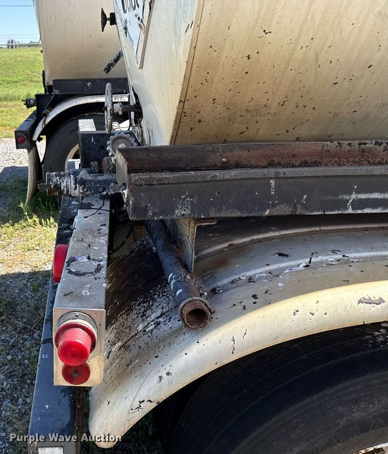 image for item DT6630 1986 Polar Tank Trailers G2-7497 tank trailer