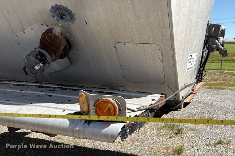 image for item DT6630 1986 Polar Tank Trailers G2-7497 tank trailer