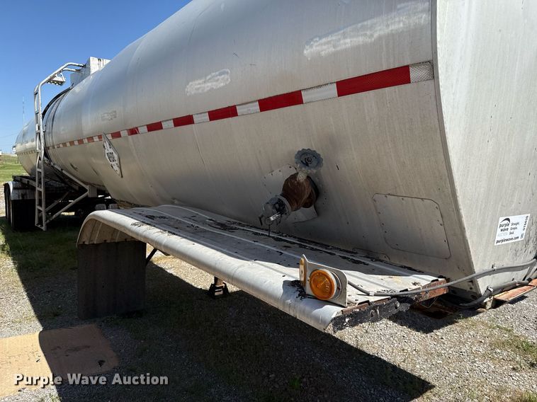 image for item DT6630 1986 Polar Tank Trailers G2-7497 tank trailer