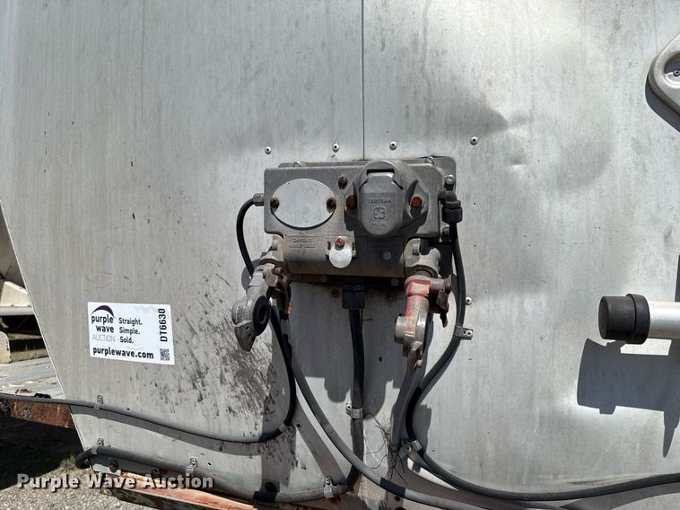 image for item DT6630 1986 Polar Tank Trailers G2-7497 tank trailer