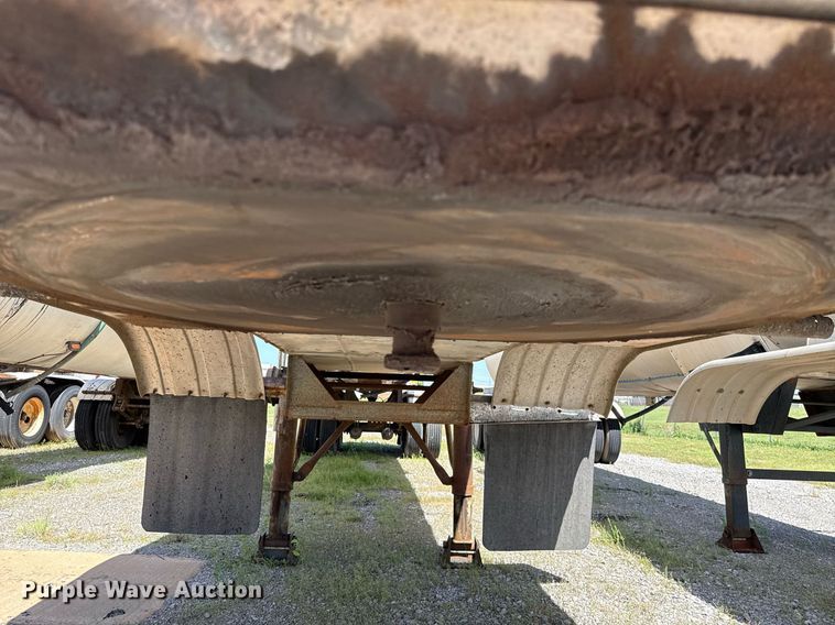 image for item DT6630 1986 Polar Tank Trailers G2-7497 tank trailer