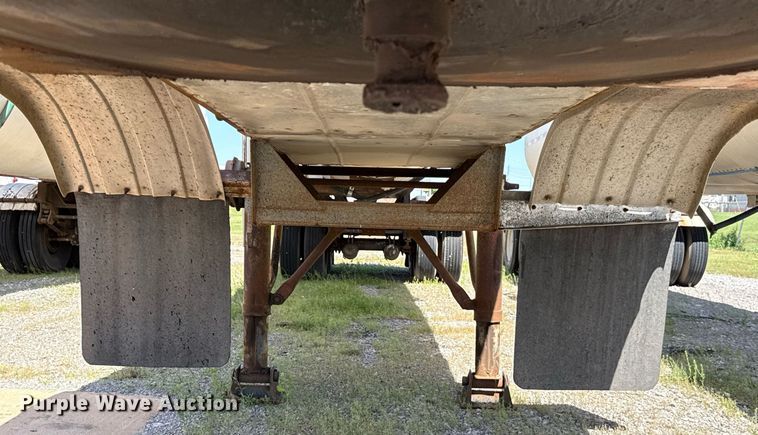 image for item DT6630 1986 Polar Tank Trailers G2-7497 tank trailer