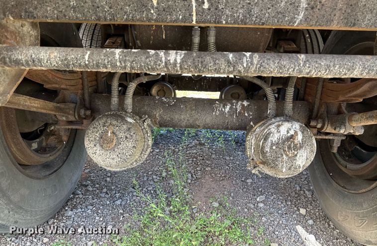 image for item DT6630 1986 Polar Tank Trailers G2-7497 tank trailer