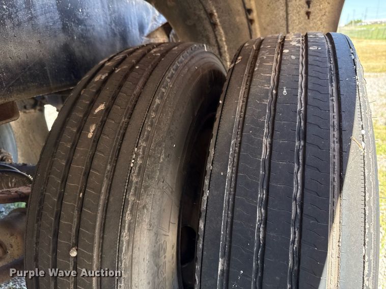 image for item DT6630 1986 Polar Tank Trailers G2-7497 tank trailer