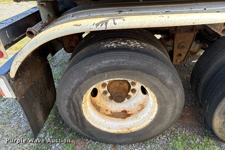 image for item DT6630 1986 Polar Tank Trailers G2-7497 tank trailer