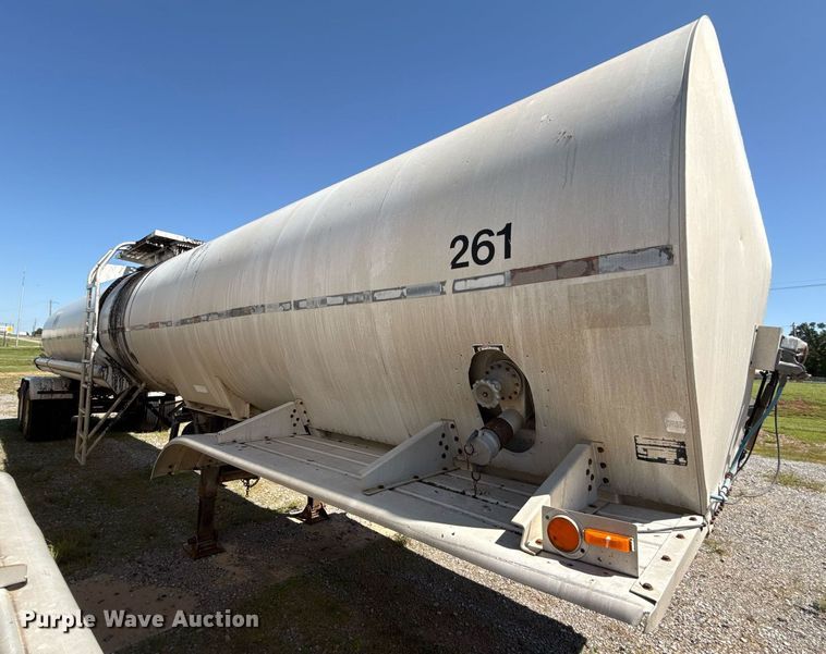 image for item DT6631 1992 Harmon Tank Company 1N11S1 tank trailer