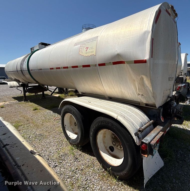 image for item DT6631 1992 Harmon Tank Company 1N11S1 tank trailer