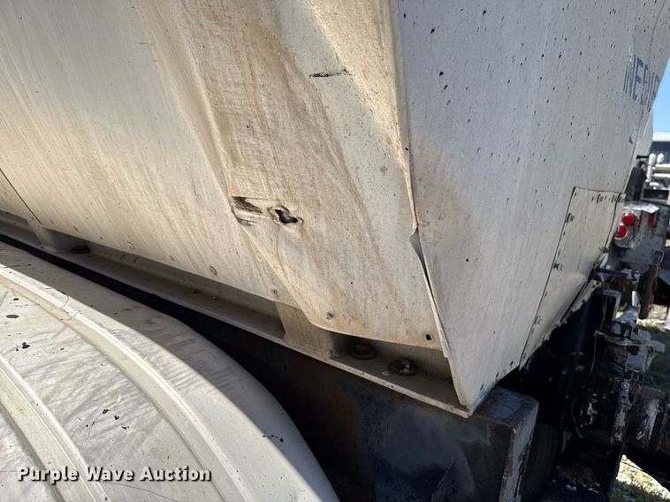 image for item DT6631 1992 Harmon Tank Company 1N11S1 tank trailer