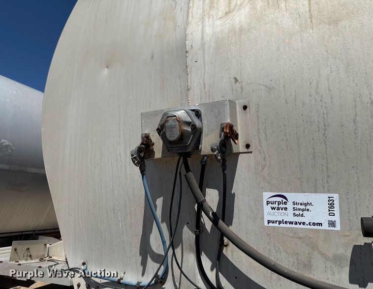 image for item DT6631 1992 Harmon Tank Company 1N11S1 tank trailer
