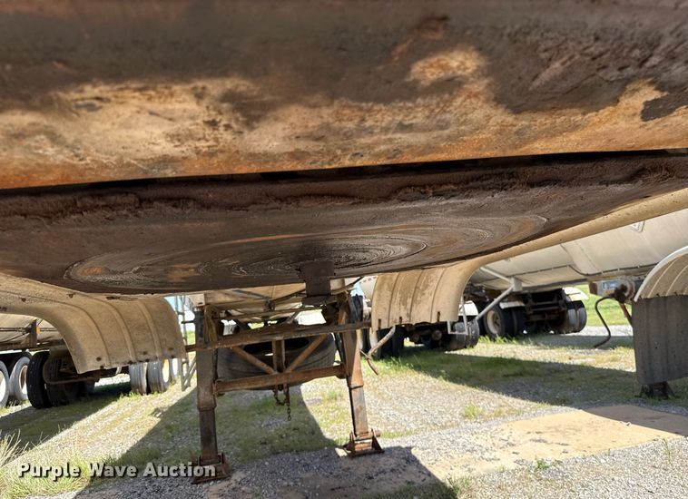 image for item DT6631 1992 Harmon Tank Company 1N11S1 tank trailer