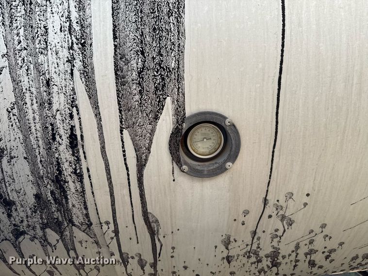 image for item DT6631 1992 Harmon Tank Company 1N11S1 tank trailer