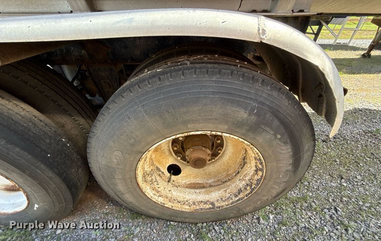 image for item DT6631 1992 Harmon Tank Company 1N11S1 tank trailer