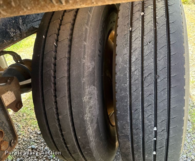 image for item DT6631 1992 Harmon Tank Company 1N11S1 tank trailer