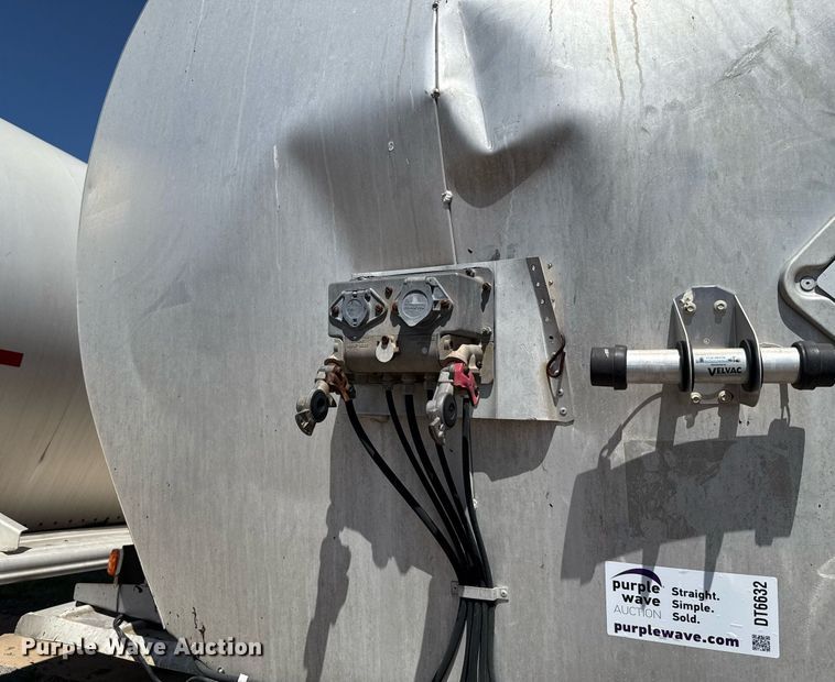 image for item DT6632 1990 Acro Trailers Tank tank trailer