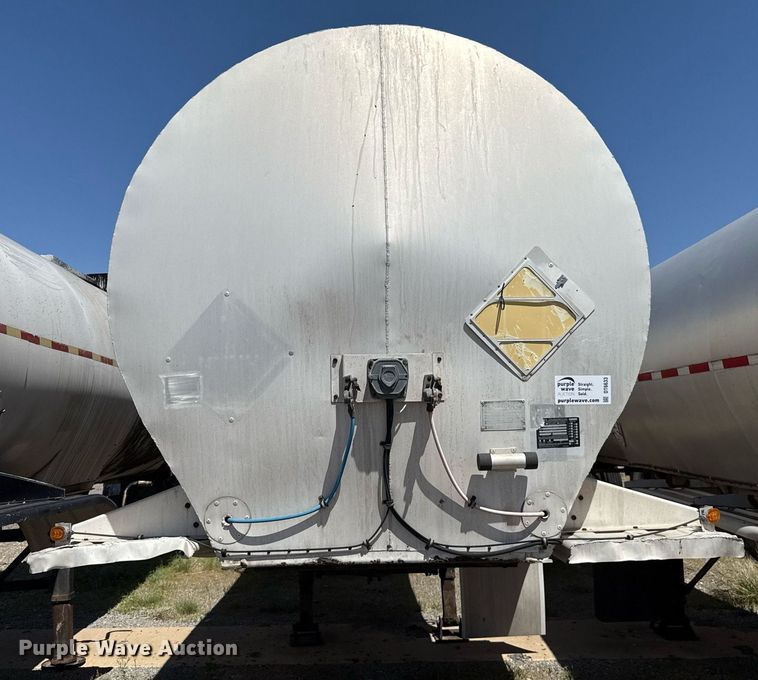 image for item DT6633 1985 Harmon Tank Company tank trailer