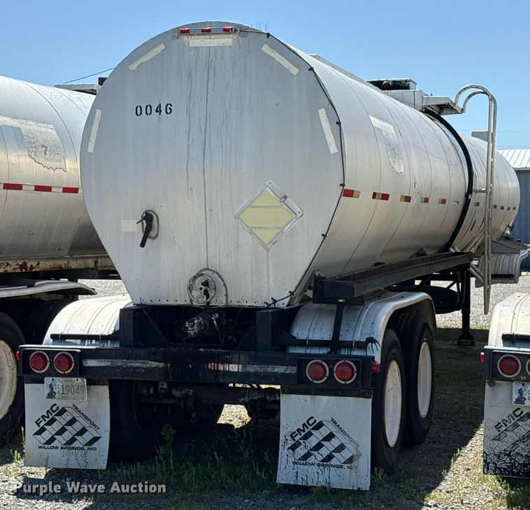 image for item DT6633 1985 Harmon Tank Company tank trailer