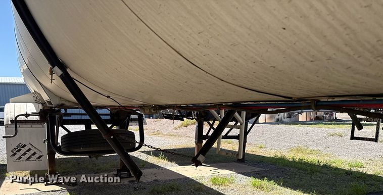 image for item DT6633 1985 Harmon Tank Company tank trailer