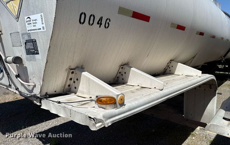 image for item DT6633 1985 Harmon Tank Company tank trailer