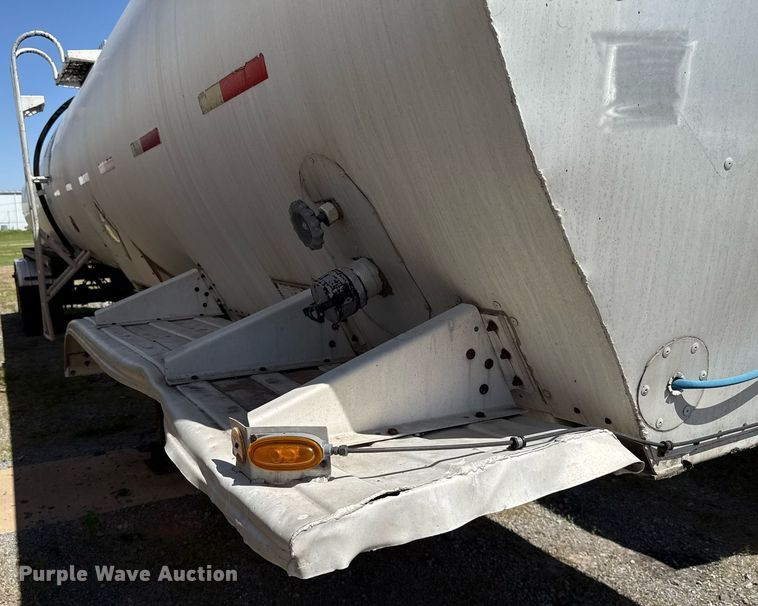 image for item DT6633 1985 Harmon Tank Company tank trailer