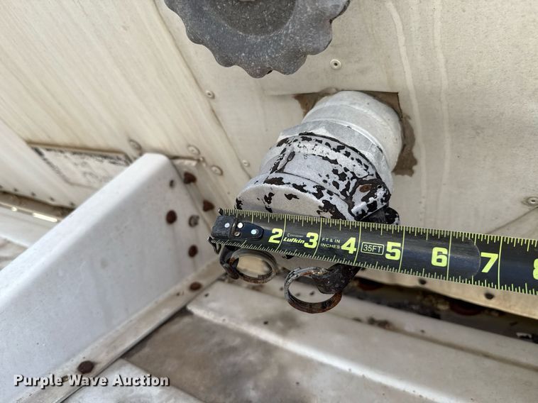 image for item DT6633 1985 Harmon Tank Company tank trailer