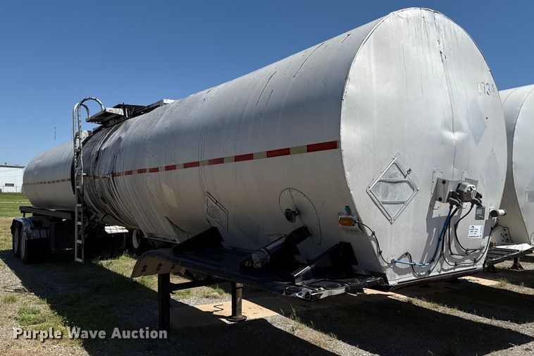 image for item DT6634 1985 Harmon Tank Company tank trailer