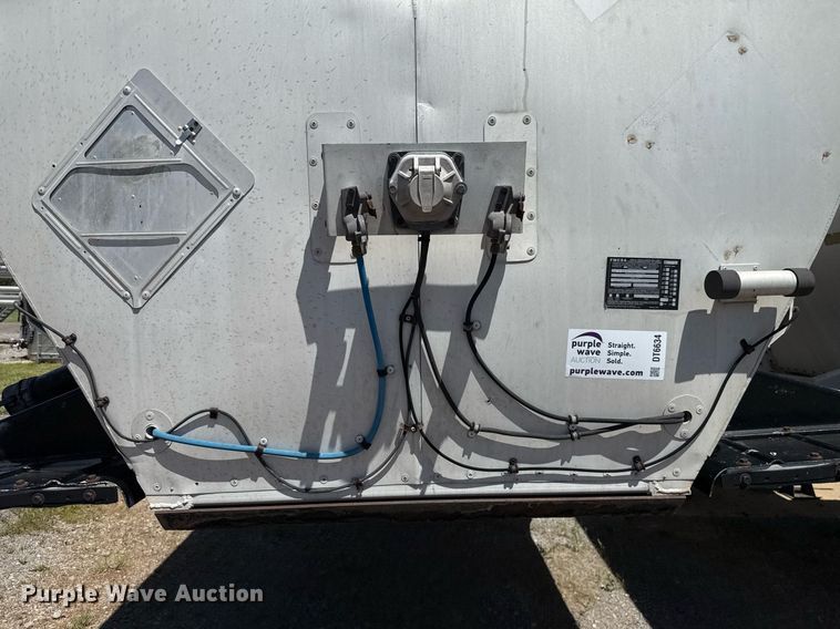 image for item DT6634 1985 Harmon Tank Company tank trailer