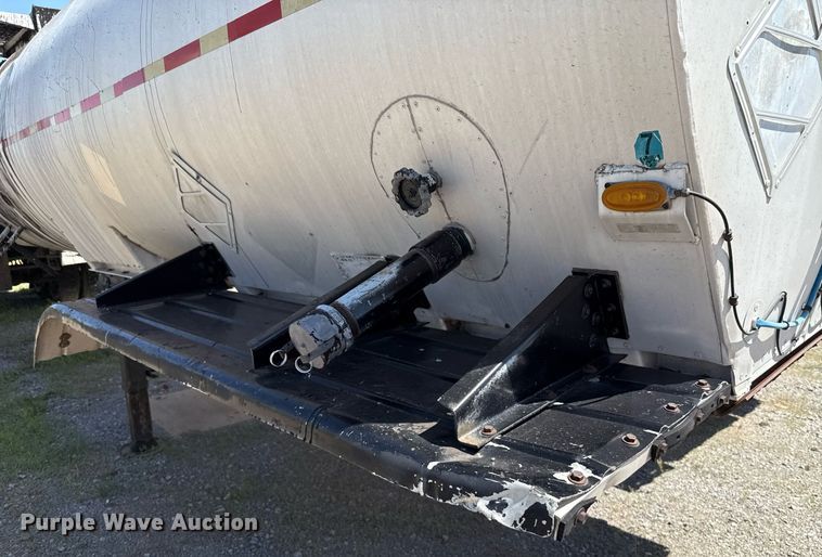image for item DT6634 1985 Harmon Tank Company tank trailer