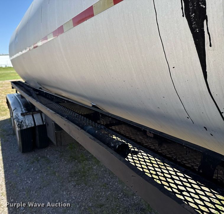 image for item DT6634 1985 Harmon Tank Company tank trailer