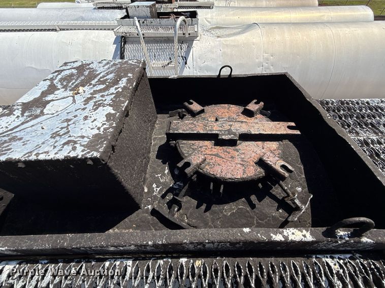 image for item DT6634 1985 Harmon Tank Company tank trailer