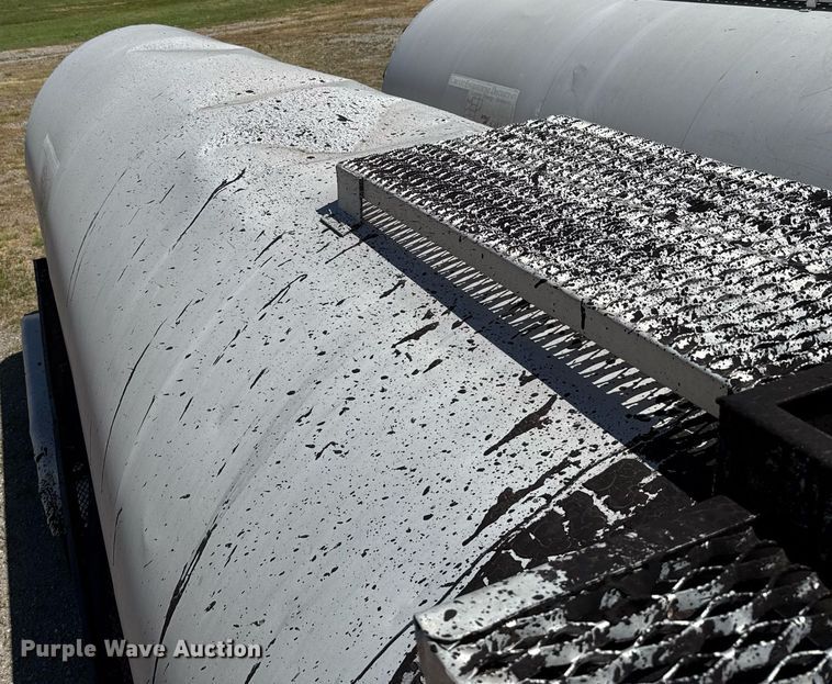 image for item DT6634 1985 Harmon Tank Company tank trailer