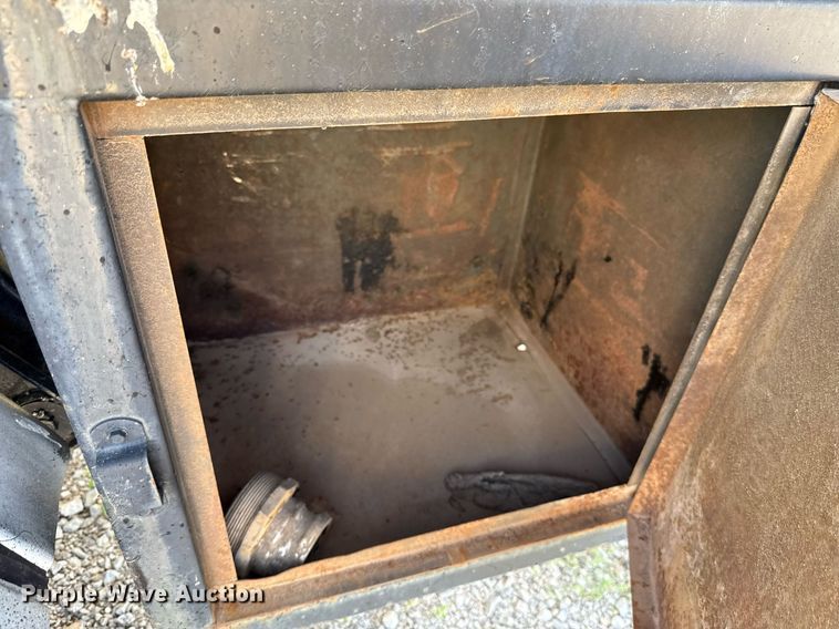 image for item DT6634 1985 Harmon Tank Company tank trailer