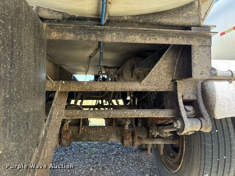 image for item DT6634 1985 Harmon Tank Company tank trailer